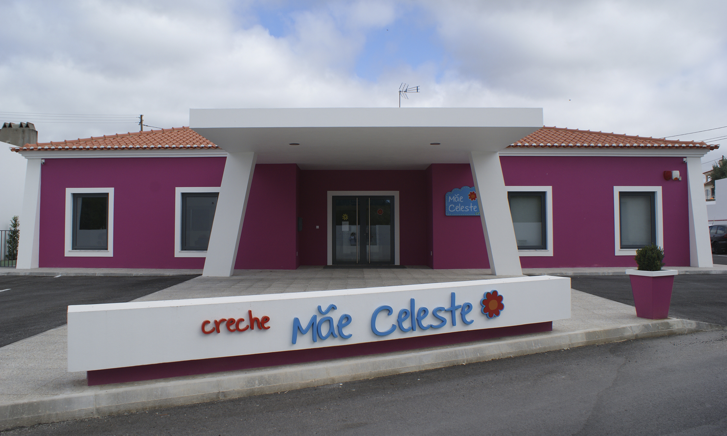 JJ Louro and Creche Mãe Celeste, 10 years holding hands