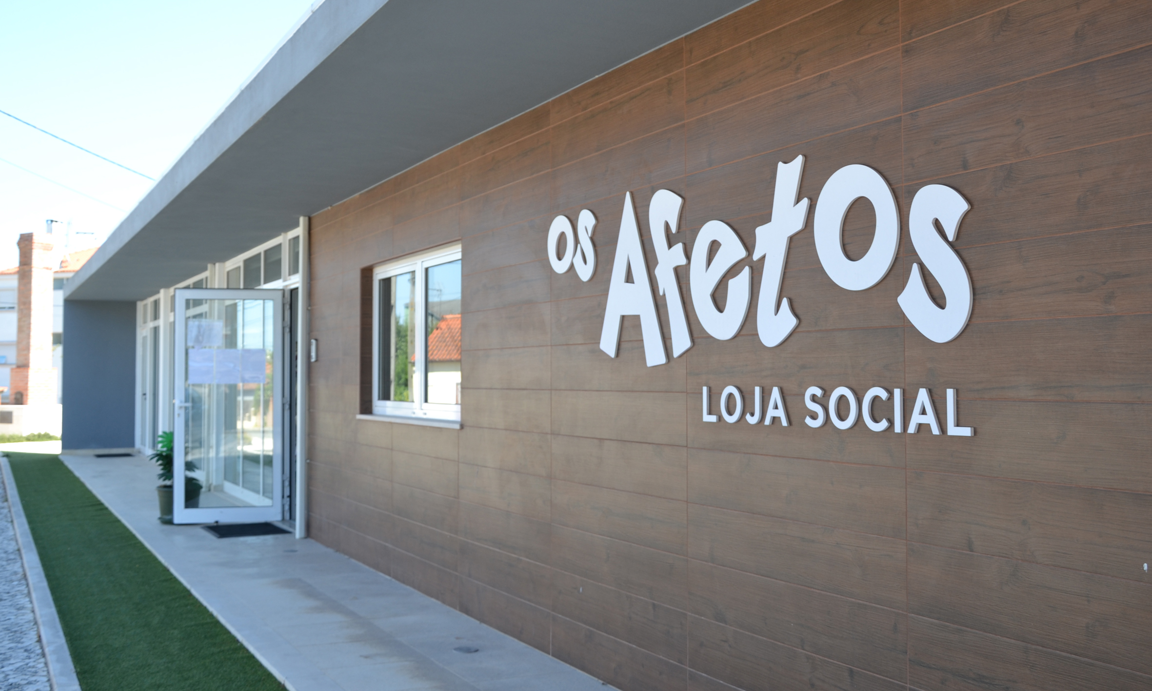 Loja dos Afetos sets up a stand at J.J. Louro every Wednesday