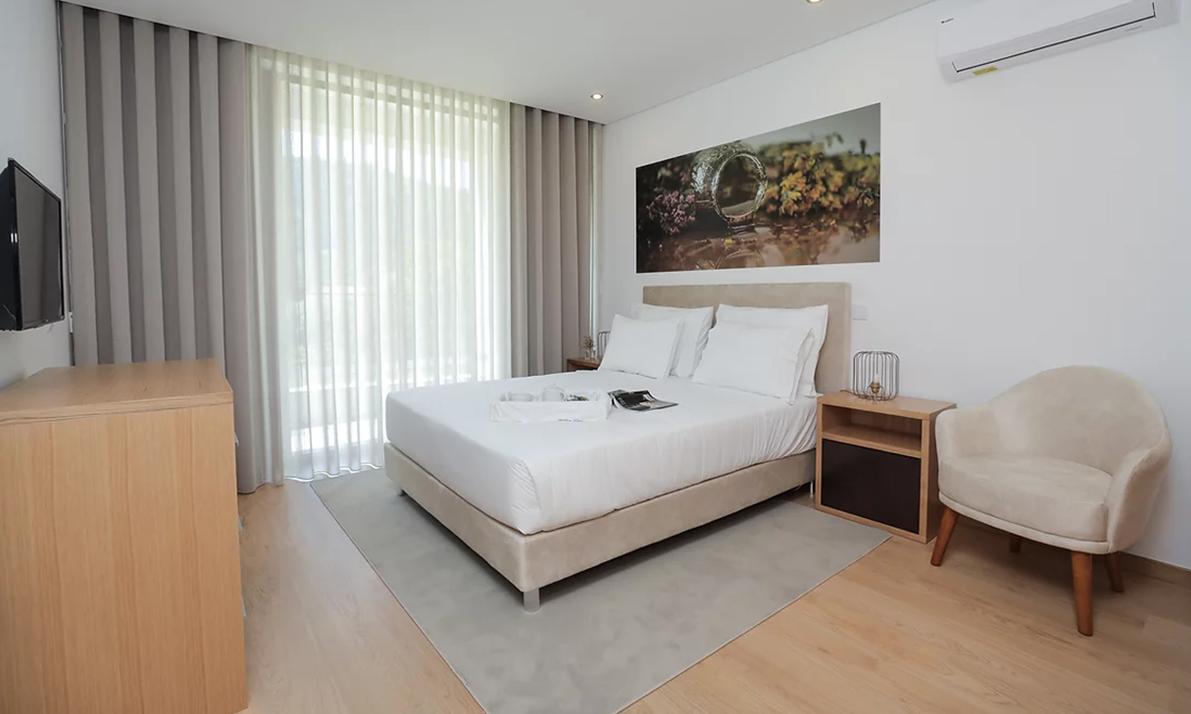 Lourini and Lusocolchão furnishes Casa das Condessinhas in Lousã