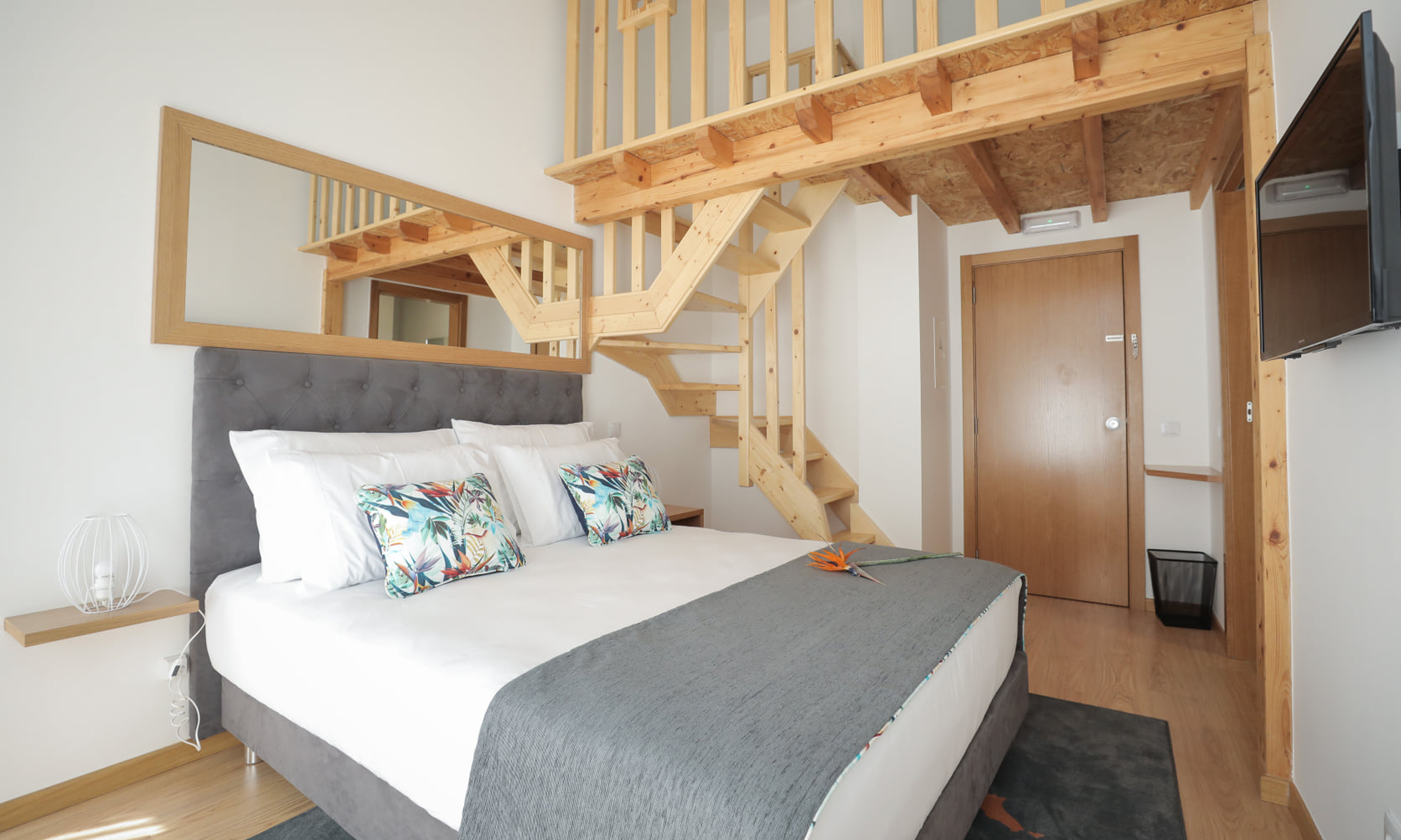 Lourini and Lusocolchão furnishes Casa das Condessinhas in Lousã