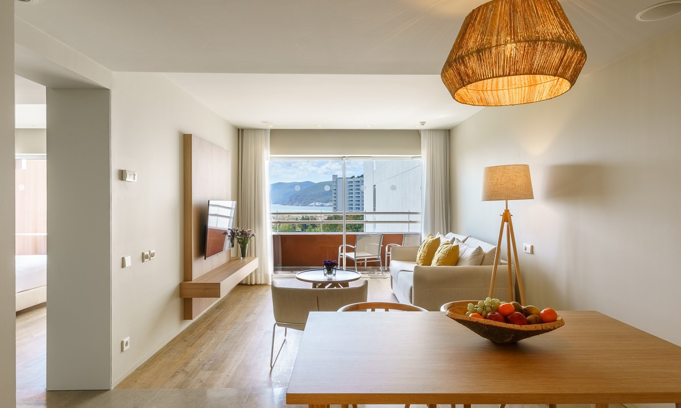 Hotel Aqualuz Troia Lagoa recebe sofás Lourini