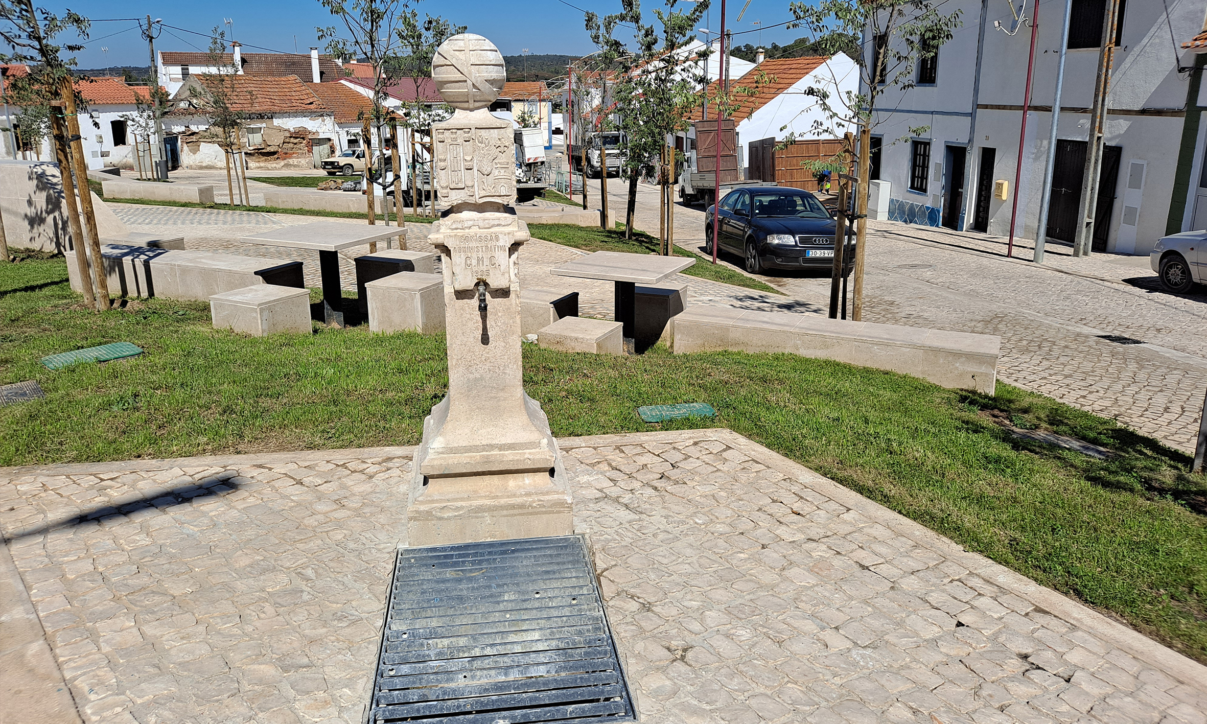 Miraterra reabilita largo em Vila Nova da Erra