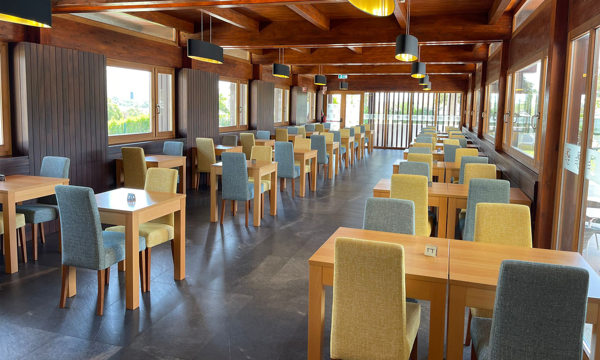 Hôtel Interpass Vau avec articles Lourini