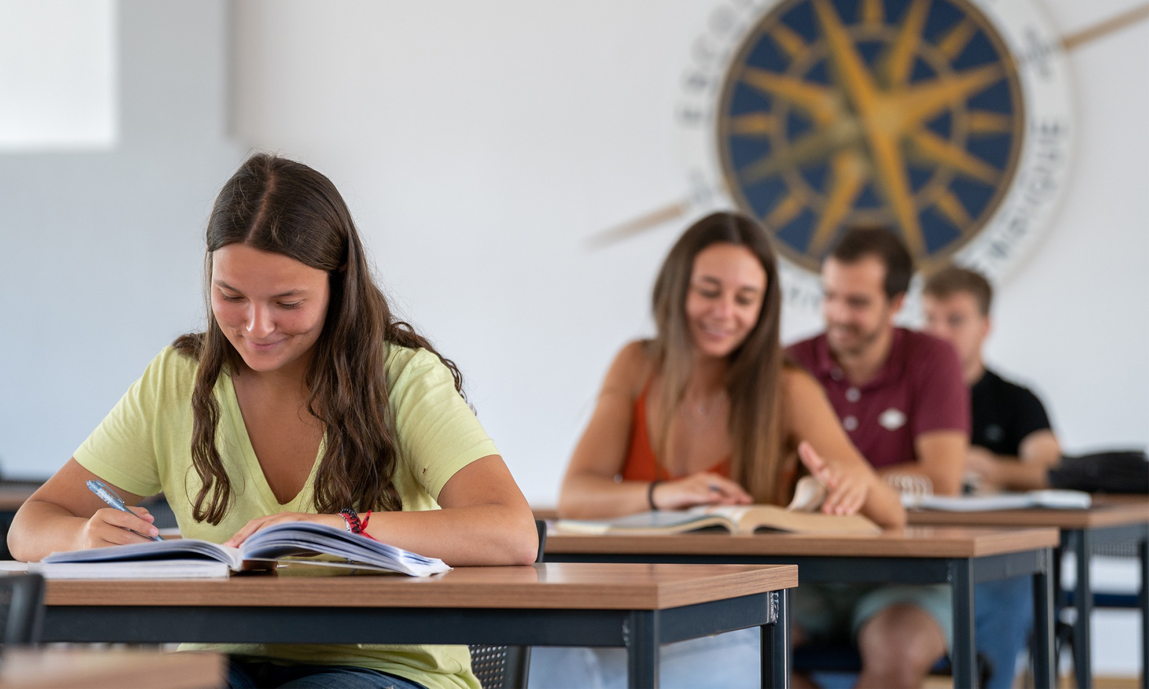 Lomm equipa sala de formação da Escola Náutica em Oeiras