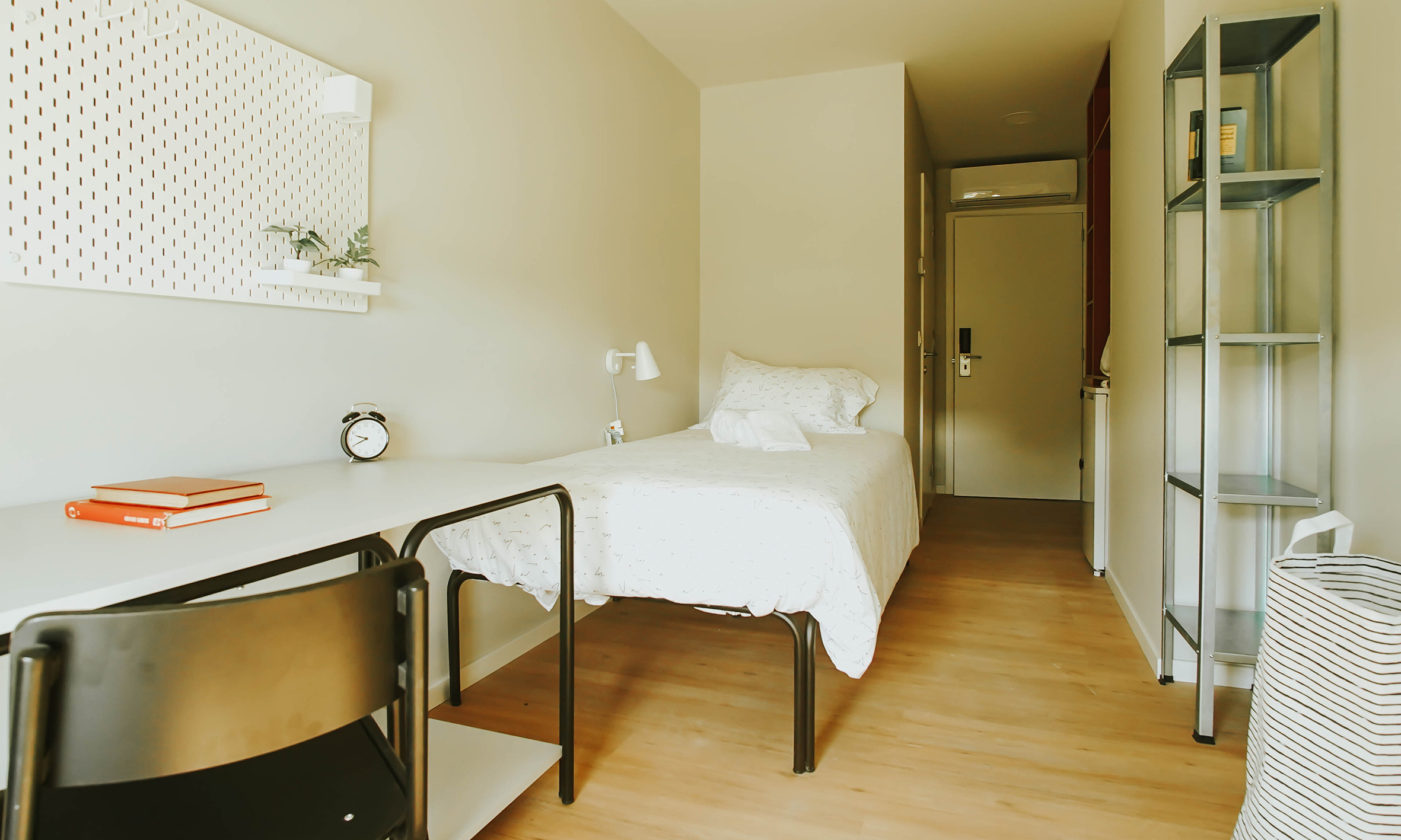 Andy Braga residence with Lomm furniture and Lusocolchão mattresses