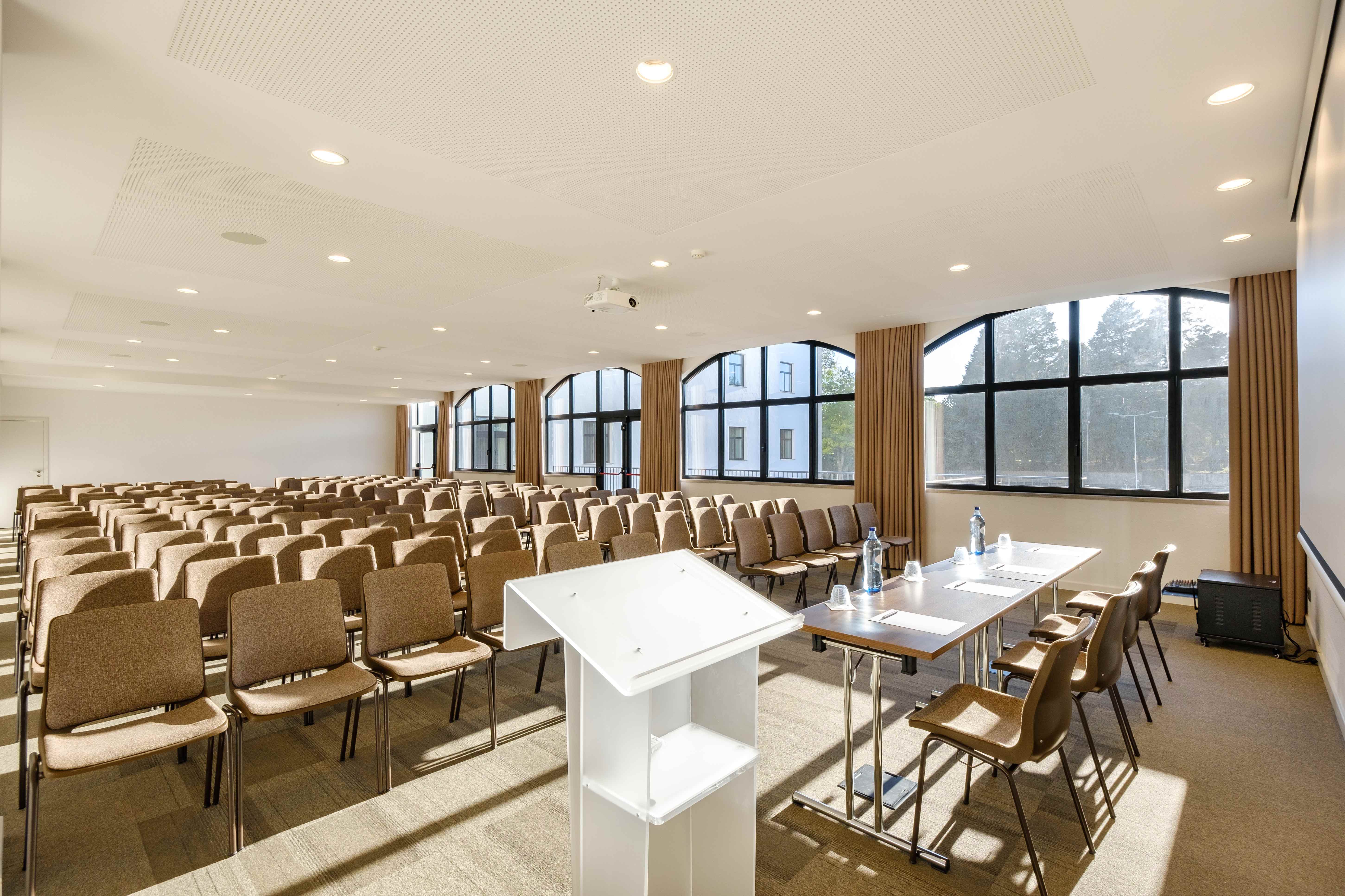 Lomm equipa salas multiusos do SDivine Fátima Hotel