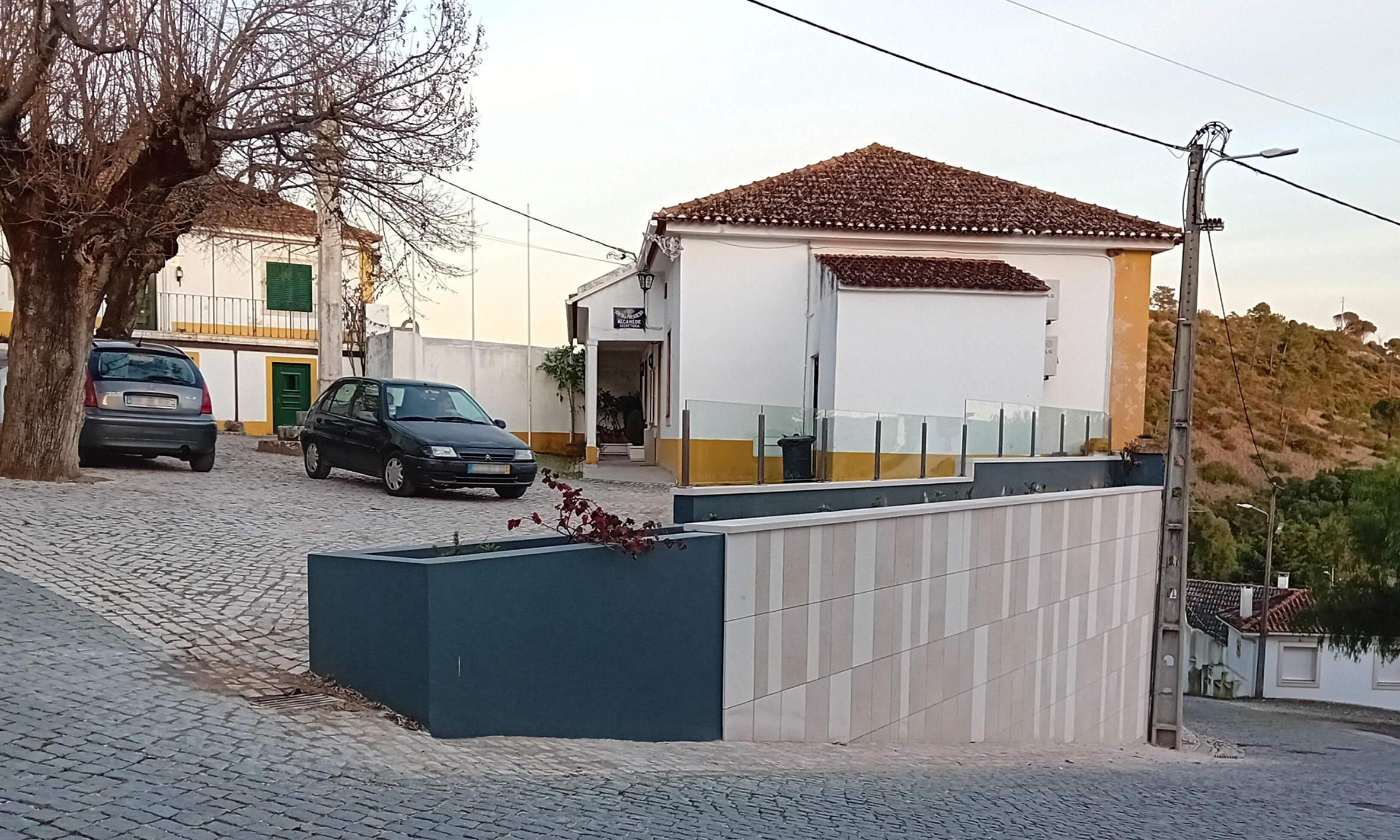 Miraterra rénove murs de Praça Central et Conseil paroissial d&rsquo;Alcanede