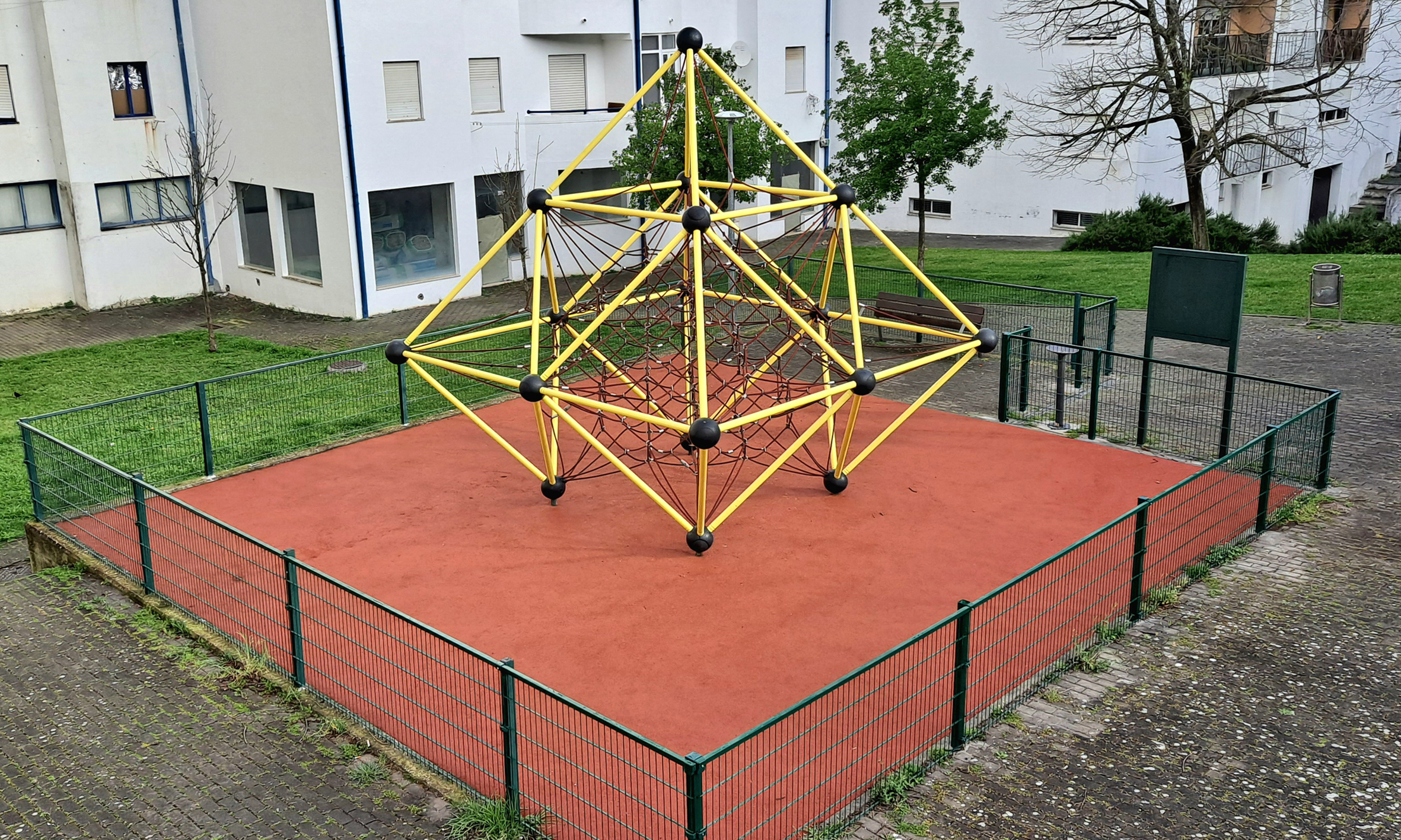 Miraterra rénove aires de jeux à Santarém