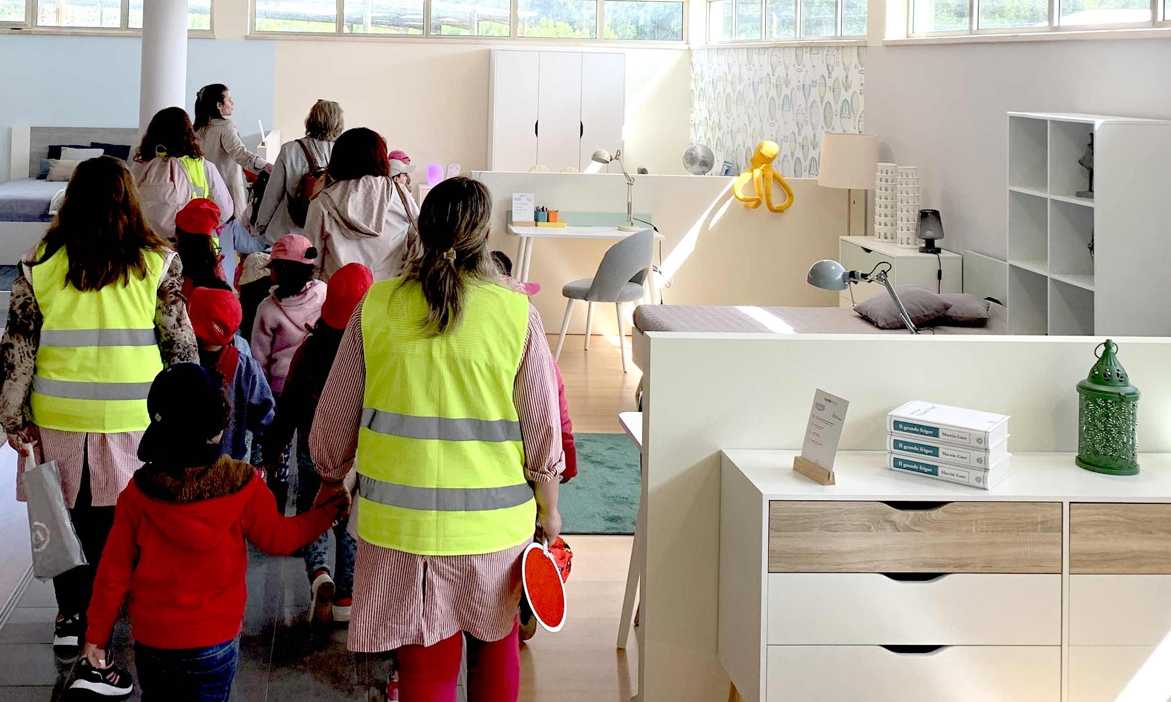 Alunos do JI e 1º Ciclo de Amiais de Cima visitam J.J. Louro